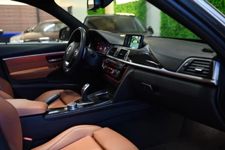 BMW 3 Serie BMW 3-serie Touring 320i Luxury Edition - Lederen Dashboard - Panoramadak - Sportstoelen - Achteruitrijcamera - Botswaarschuwing - - afbeelding nr 54