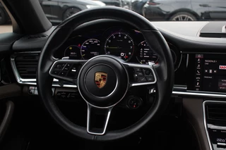 Porsche Panamera Porsche Panamera Sport Turismo 2.9 4 E-Hybrid / Panoramadak / 360Camera / Achterasbesturing / 21'' / Sportdesign + Chrono / Bose / Sportuitlaat / Luxe Leder / DAB / Stuurverwarming / Stoelverwarming 4x / Navigatie / DAB / Cruise Control - afbeelding nr 17