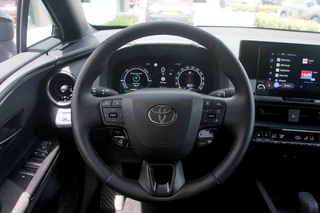Toyota C-HR Toyota C-HR 1.8 Hybrid 140 First Edition | Camera | Adaptive Cruise - afbeelding nr 12