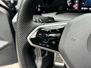Volkswagen Golf Volkswagen Golf 1.5 eTSI R-Line Automaat | Panoramadak | LED | Black Style | Harman/Kardon HiFi | Achteruitrijcamera | Sfeerverlichting | Trekhaak afneembaar | Adaptieve cruise control | Parkeersensoren voor en achter - afbeelding nr 9