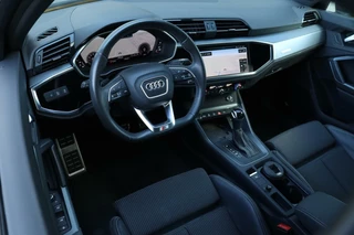 Audi Q3 Audi Q3 35 TFSI / 3x S-Line / 150PK / Automaat / Navi / Matrix LED / Keyless / 19