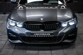 BMW 3 Serie BMW 3-serie Touring 330i xDrive | M Sport | Panodak | Driving Assistant Prof | Trekhaak | 19 inch | - afbeelding nr 25