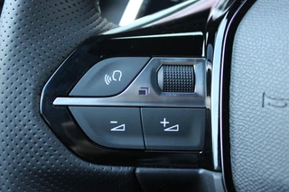 Peugeot 2008 Peugeot 2008 1.2 130PK AUTOMAAT GT PACK | ELEKTRISCH BEDIENBARE BESTUURDERSSTOEL | NAVIGATIE | FULL LED KOPLAMPEN | DRAADLOZE APPLE CARPLAY/ANDROID AUTO | ADAPTIVE CRUISE CONTROL | CAMERA VOOR + ACHTER | CLIMATE CONTROL | LICHTMETALEN VELGEN 17