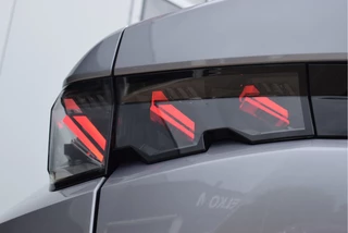 Peugeot 3008 Peugeot 3008 1.2 Hybrid 136 GT | 360° Camera | Elektrische Kofferklep | Stoelverwarming - afbeelding nr 15