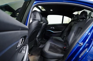 BMW 3 Serie BMW 3-serie 330i High Executive M-sport BTW|Schuifdak|Dodehoeksdetectie|Keyless&Go|Pano - afbeelding nr 8