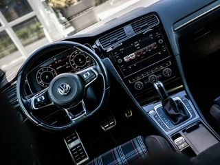 Volkswagen Golf Volkswagen Golf 2.0 TSI GTI Performance|PANO|ACC|19''|CAMERA - afbeelding nr 19
