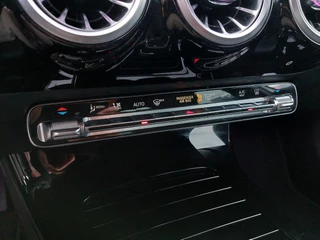 Mercedes-Benz A-Klasse 250e Plug-In Hybrid Luxury Line | Origineel NL | Navi | Apple Carplay+Android Auto | Clima | Cruise | Stoelverwarming | Pdc V+A+Assist+Camera | Privacy Glass | 17''lm - afbeelding nr 14