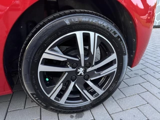 Peugeot 208 Peugeot 208 1.2 PureTech Style Carplay Airco Lane assist - afbeelding nr 28
