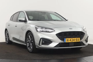 Ford Focus Ford Focus 1.0 EcoBoost ST Line X | Stoel & stuurverwarming |  Trekhaak | Adaptive cruise | Full LED | Carplay | Navigatie | Keyless - afbeelding nr 28
