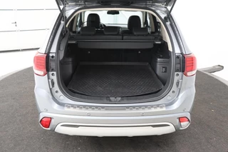 Mitsubishi Outlander Mitsubishi Outlander 2.4 PHEV Intense+ | Schuifdak | Stoelverwarming |  360 camera | Carplay | Navigatie | Full LED | Stuurverwarming | Keyless | Dodehoek detectie - afbeelding nr 13