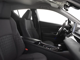 Toyota C-HR Toyota C-HR 1.8 Hybrid Dynamic | Trekhaak | Parkeersensoren V+A | Navigatie - afbeelding nr 3