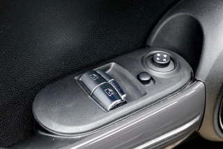 MINI One MINI One Mini 1.5 First Essential Rijklaarprijs-Garantie Navigatie Led Airco 17 Inch Apple carplay - afbeelding nr 26