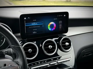 Mercedes-Benz GLC Mercedes GLC-klasse 300e 4MATIC AMG Panoramadak|Camera 360°|Sfeerverlichting|Night pakket|AppleCarplay - afbeelding nr 34