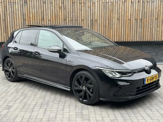 Volkswagen Golf Volkswagen Golf 1.5 eTSI R-Line Automaat | Panoramadak | LED | Black Style | Harman/Kardon HiFi | Achteruitrijcamera | Sfeerverlichting | Trekhaak afneembaar | Adaptieve cruise control | Parkeersensoren voor en achter - afbeelding nr 39