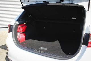 Kia Ceed Kia Ceed 1.4 T-GDi GT-PlusLine // NL auto - NAP - KIA Garantie 07-2026 - Panoramadak - JBL - Camera - Stoelverwarming - Stuurwielverwarming - afbeelding nr 9