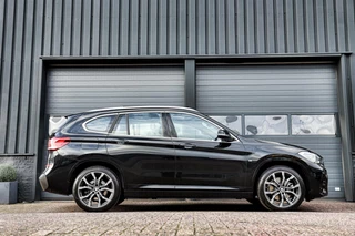 BMW X1 BMW X1 xDrive25e M-Sport M-Pakket /LED/PANODAK/ACC/HUD/HARMAN-KARDON/CAMERA/KEYLESS! - afbeelding nr 3