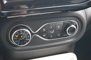 Renault Twingo Renault Twingo 0.9 TCe Dynamique / Navigatiesysteem /Parkeersensoren/Camera - afbeelding nr 17
