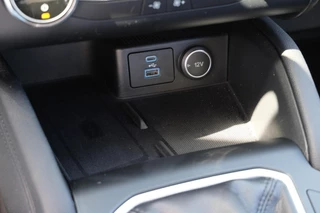 Ford Kuga Ford Kuga 1.5 EcoBoost Titanium 120pk Wegklapbare Trekhaak | Navigatie | Parkeersensoren | Apple Carplay | Metaal lak | Dealer onderhouden - afbeelding nr 29