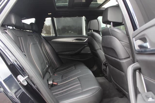 BMW 5 Serie BMW 5 Serie Touring 520d High Exe. M Sport / Panoramadak / Camera / Head-up / 19'' / Leder / Navigatie / Stoelverwarming / Cruise Control - afbeelding nr 12