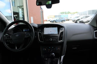 Ford Focus Ford Focus Wagon 1.0 EcoBoost Titanium | Navigatie | Climate Control | Cruise Control | Lichtmetalen Velgen | Voorruitverwarming - afbeelding nr 9