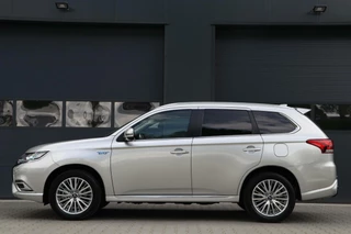 Mitsubishi Outlander Mitsubishi Outlander 2.4 PHEV Intense AWD Trekhaak AppleCarplay Leder/Alcantara Pdc Chroom Lmv 108000KM BJ2020 - afbeelding nr 4