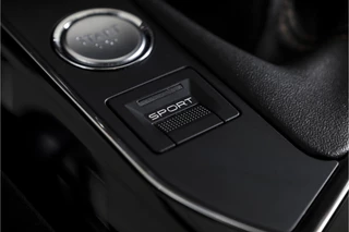 Peugeot 3008 Peugeot 3008 1.2 PureTech 130 PK GT Line | S/K-Panodak | Dig. Cockpit | Cruise | PDC | Camera | NAV | ECC | Elek. Klep | DAB | LM 19