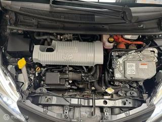Toyota Yaris Toyota Yaris 1.5 Full Hybrid Navi|Keyless|Trekhaak - afbeelding nr 17