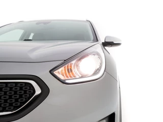 Kia Niro Kia Niro 1.6 GDi Hybrid ExecutiveLine Aut. *LEATHER-FABRIC | NAVI-FULLMAP | KEYLESS | CAMERA | COMFORT-SEATS | DIGI-COCKPIT | LANE-ASSIST | ECC | CARPLAY | PDC | 16''ALU* - afbeelding nr 26