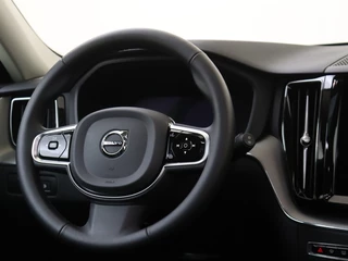 Volvo XC60 Volvo XC60 T8 AWD Plus Dark | Panoramadak | 360° Camera | Dodehoekdetectie - afbeelding nr 11