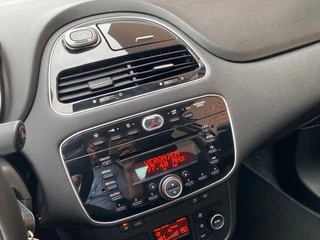Fiat Punto Fiat Punto 0.9 TWINAIR LOUNGE 102 PK CLIMA CRUISE PDC LMV - afbeelding nr 12