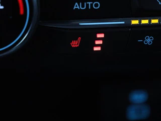 Ford Kuga Ford Kuga 2.5 PHEV ST-Line | Stoelverwarming | Carplay |  B&O Sound | Leder/Alcantara | Full LED | Keyless | Parkeerhulp | Navigatie | Digital Cockpit | Bluetooth | Climate control - afbeelding nr 7