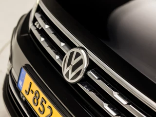 Volkswagen Tiguan Allspace Volkswagen Tiguan Allspace 1.5 TSI R-Line Sport 7 Persoons 150Pk Automaat (PANORAMADAK, VIRTUAL COCKPIT, APPLE CARPLAY, GROOT NAVI, CAMERA, SPORTSTOELEN, ZWART HEMEL, ADAPTIVE CRUISE, LED KOPLAMPEN, KEYLESS, NIEUWE APK, NIEUWSTAAT) - afbeelding nr 42