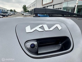 Kia Picanto Kia Picanto 1.0 67pk Automaat  Stoel en Stuur verwarming ,  Navigatie / Apple carplay  / Android auto , Achteruit camera , Bluetooth , Priveglas , Chrome handgrepen , Sport Velgen ,  9.500km !! - afbeelding nr 14