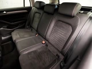 Volkswagen Passat Volkswagen Passat Variant 1.4 TSI PHEV GTE Business 218Pk Automaat (DRAADLOOS APPLE CARPLAY, GROOT NAVI, CLIMATE, LEDER/ALCANTARA, TREKHAAK, STOELVERWARMING, CAMERA, ADAPTIVE CRUISE, KEYLESS, NIEUWSTAAT) - afbeelding nr 15