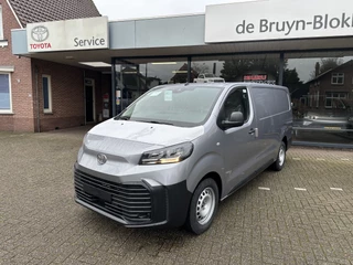 Toyota ProAce 2.0 D-4D Challenger eind december 2024 en dus bpm-vrij / 3-persoons / luxe / lange uitvoering