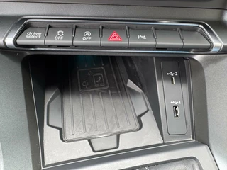 Audi Q3 Audi Q3 35 TFSI 150pk 2 x S Line S-Tronic Dynamic Light LED Keyless Sfeerverlichting CarPlay Leder Stlvw - afbeelding nr 17