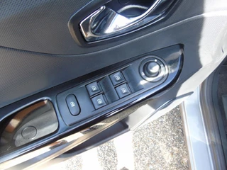 Renault Captur Renault Captur 1.2 automaat Dynamic - 2015 - 79DKM - Navi - Camera - afbeelding nr 20