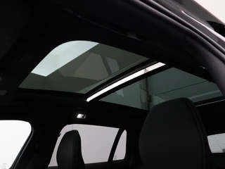 Volvo V60 Volvo V60 T8 PLUG-IN HYBRID AWD R-DESIGN SCHUIFDAK HEAD-UP DISPLAY HARMAN - afbeelding nr 16