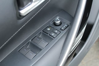 Toyota Corolla Touring Sports Toyota Corolla Touring Sports 2.0 Hybrid 184pk GR-Sport NL-Auto NAP 10 Jaar Garantie Clima Cruise  Carplay Camera Keyless 17