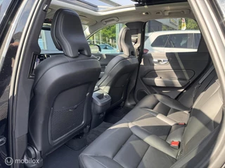 Volvo XC60 Volvo XC60 2.0 B4 / Schuifdak / Leder / Luxe - afbeelding nr 24