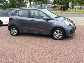 Hyundai i10 Hyundai i10 1.0i Comfort Nav Cr Contr Nap Dealer OH/ 5-deurs - afbeelding nr 4