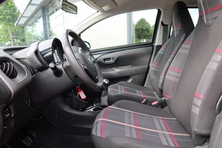 Peugeot 108 Peugeot 108 1.2 VTi Allure 5drs. Airco, Carplay, LIM - afbeelding nr 5