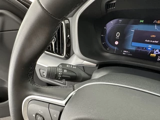 Volvo XC60 Volvo XC60 2.0 T6 Plug-in Hybrid AWD Inscription Expression (INCL-BTW)  AUT. *PANO | LUXURY-LEATHER | FULL-LED | HEATED-SPORTSEATS | NAVI-FULLMAP | CAMERA | PDC | ADAPT.CRUISE | CARPLAY | DIGI-COCKPIT | BLIS | SIPS | KEYLESS | 18