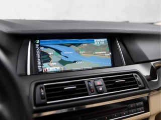 BMW 5 Serie BMW 5 Serie 535i High Executive 306Pk Automaat (VIRTUAL COCKPIT, 6 CILINDER, GROOT NAVI, MEMORY SEATS, LEDER, STOELVERWARMING, CAMERA, HARMAN/KARDON, XENON, NIEUWE APK, NIEUWSTAAT) - afbeelding nr 8