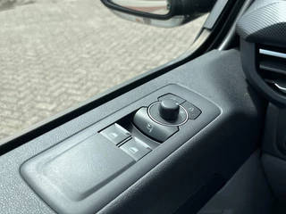 Ford Transit Custom Ford Transit Custom 320 2.5 PHEV L2H1 Black Platinum DC | SCI | 233pk | Netto bijtelling 2025 vanaf 461,- per maand! | Driver Assistance Pack Ultimate | Dubbele Zijschuifdeuren | Ford Voorraad - afbeelding nr 32