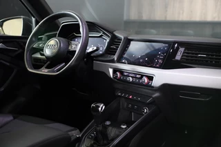 Audi A1 Audi A1 CITYCARVER 30 TFSI S Line / AUT / Acc / Lane Assist / Camera / Navi / Digital Cockpit / Matrix / Pdc / 18 Inch - afbeelding nr 6