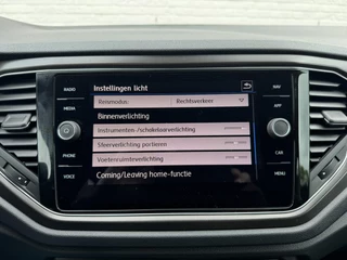 Volkswagen T-Roc Volkswagen T-ROC 1.5 TSI Sport Led Adaptive cruise Climate control Navigatie Pdc voor+achter DAB - afbeelding nr 28