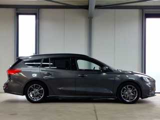 Ford Focus Ford Focus Wagon 1.5 EcoBoost 150 pk ST Line Automaat | Winter pck | Camera | Trekhaak | - afbeelding nr 4