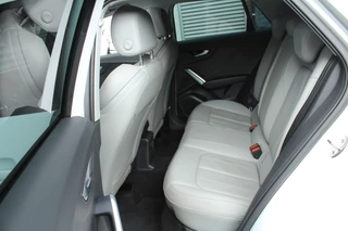 Audi Q2 Audi Q2 1.4 TFSI 150pk CoD Sport Automaat NL-Auto NAP Panoramadak Clima Cruise Navi PDC 17