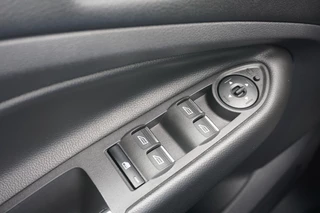 Ford Kuga Ford Kuga 120PK Titanium TREKHAAK | CARPLAY | KEYLESS | CAMERA | ELEK.KLEP - afbeelding nr 16